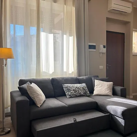 Cozy In Via Canonica Apartament